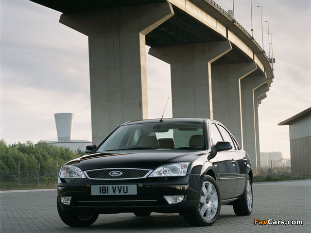 Photos of Ford Mondeo Sedan UK-spec 2004–07 (640 x 480)