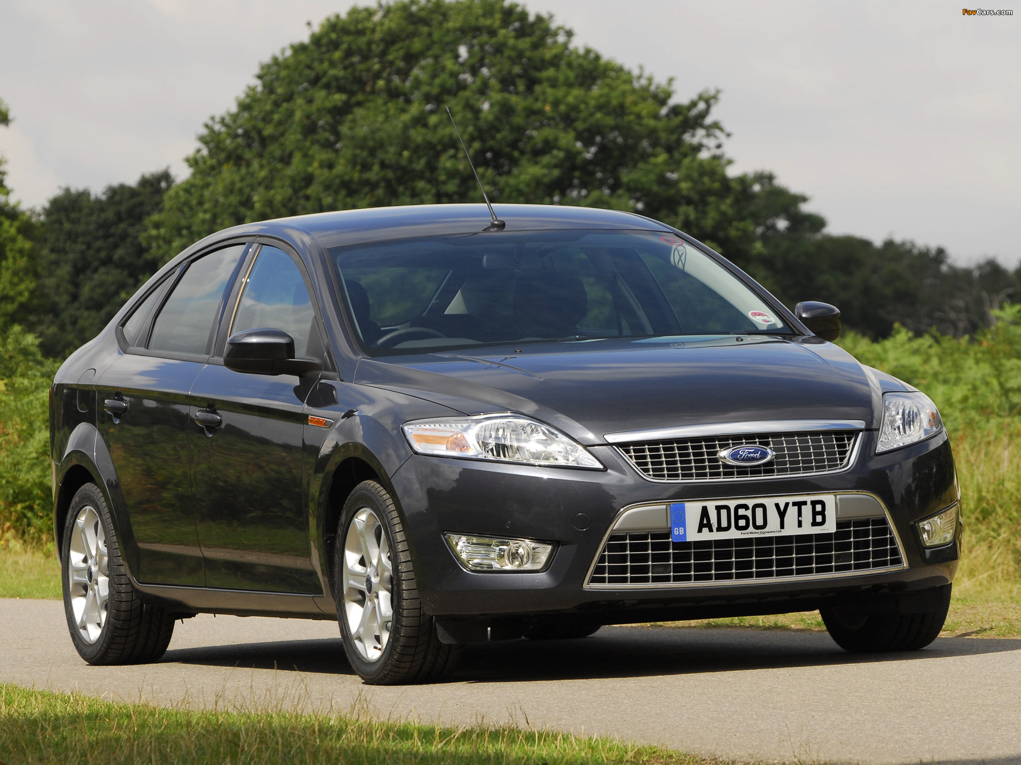 Photos of Ford Mondeo Hatchback UK-spec 2007–10 (2048 x 1536)