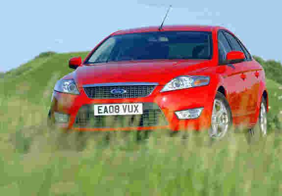 Photos of Ford Mondeo Hatchback UK-spec 2007–10