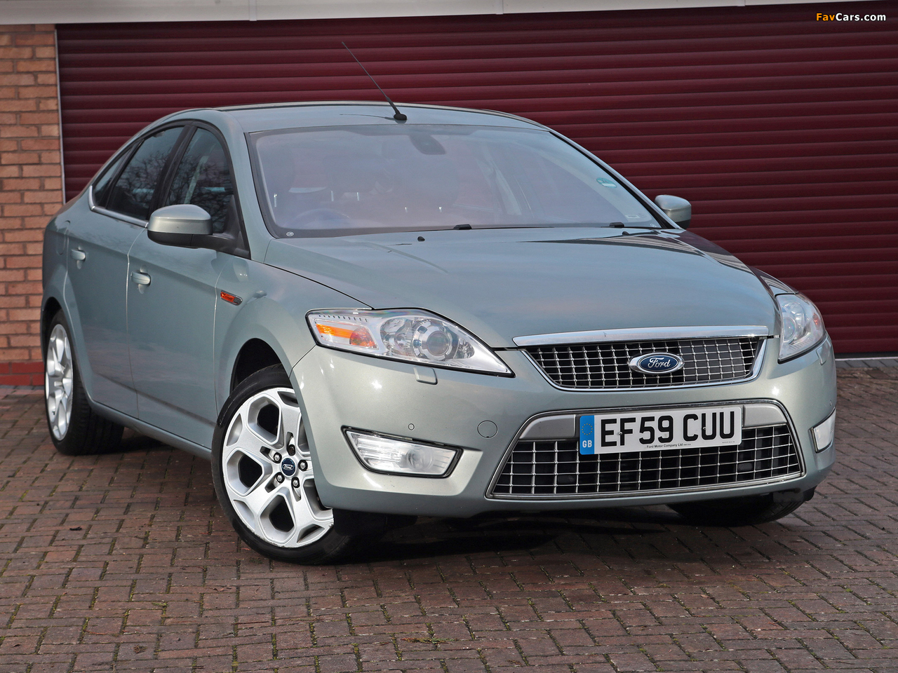 Photos of Ford Mondeo Hatchback UK-spec 2007–10 (1280 x 960)