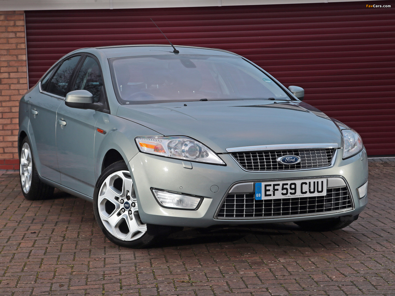 Photos of Ford Mondeo Hatchback UK-spec 2007–10 (1600 x 1200)