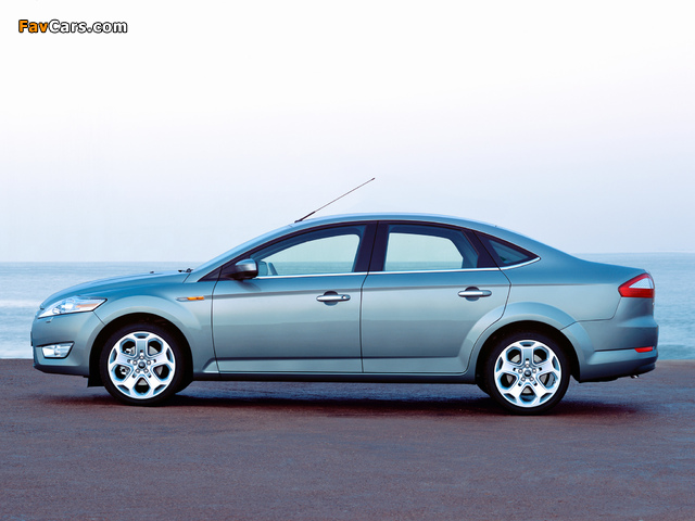 Photos of Ford Mondeo Sedan 2007–10 (640 x 480)