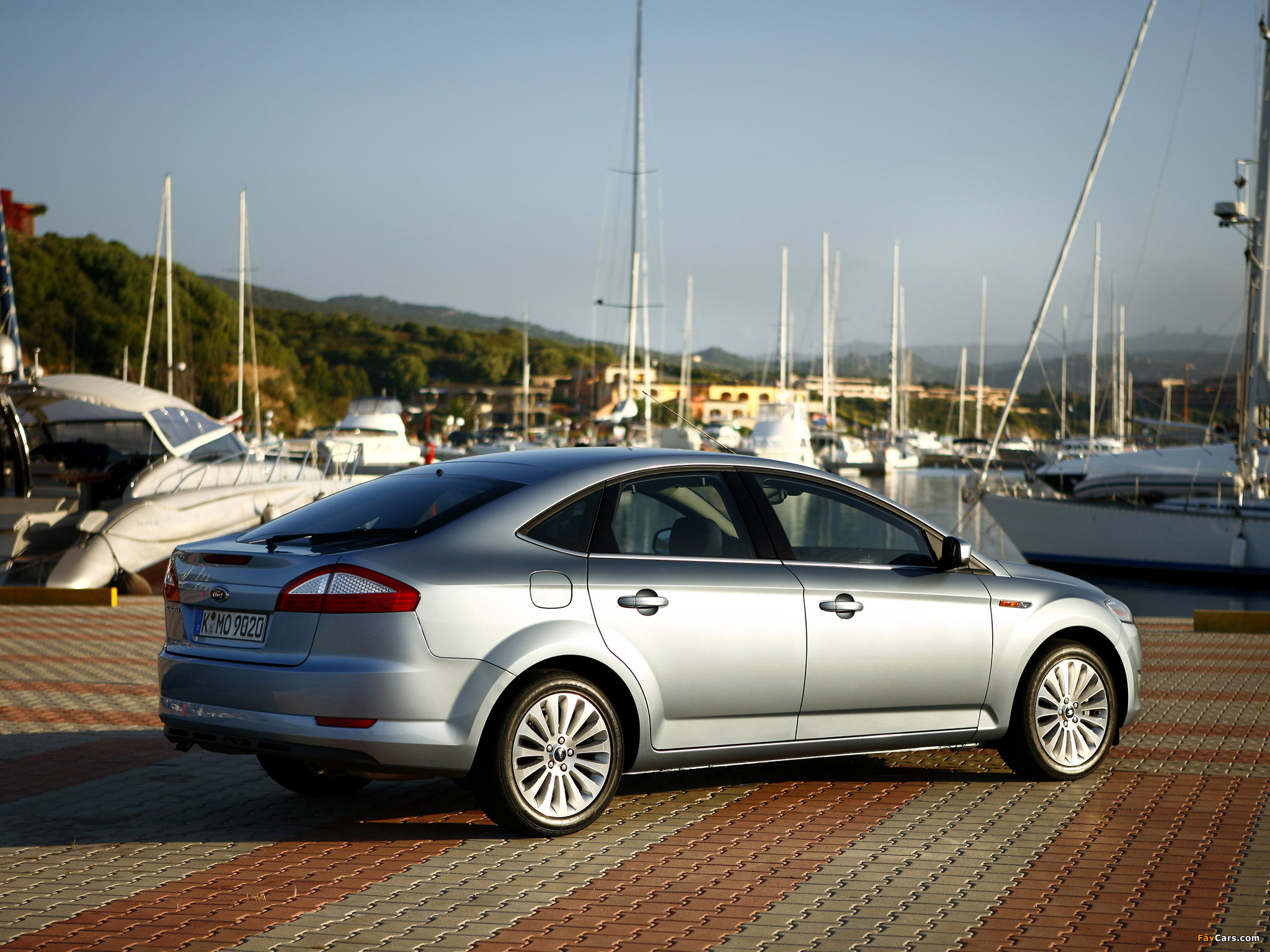 Photos of Ford Mondeo Hatchback 2007–10 (2048 x 1536)