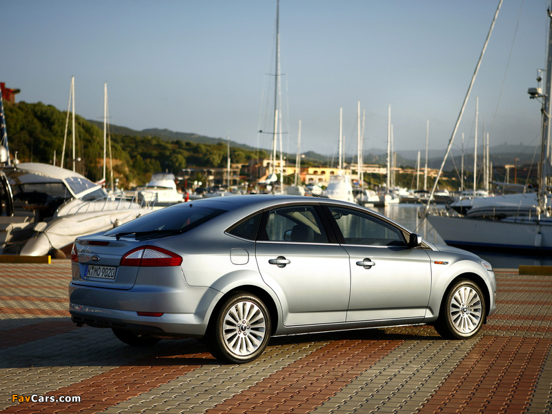 Photos of Ford Mondeo Hatchback 2007–10 (800 x 600)