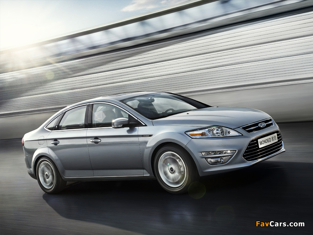 Photos of Ford Mondeo Sedan CN-spec 2010–13 (640 x 480)