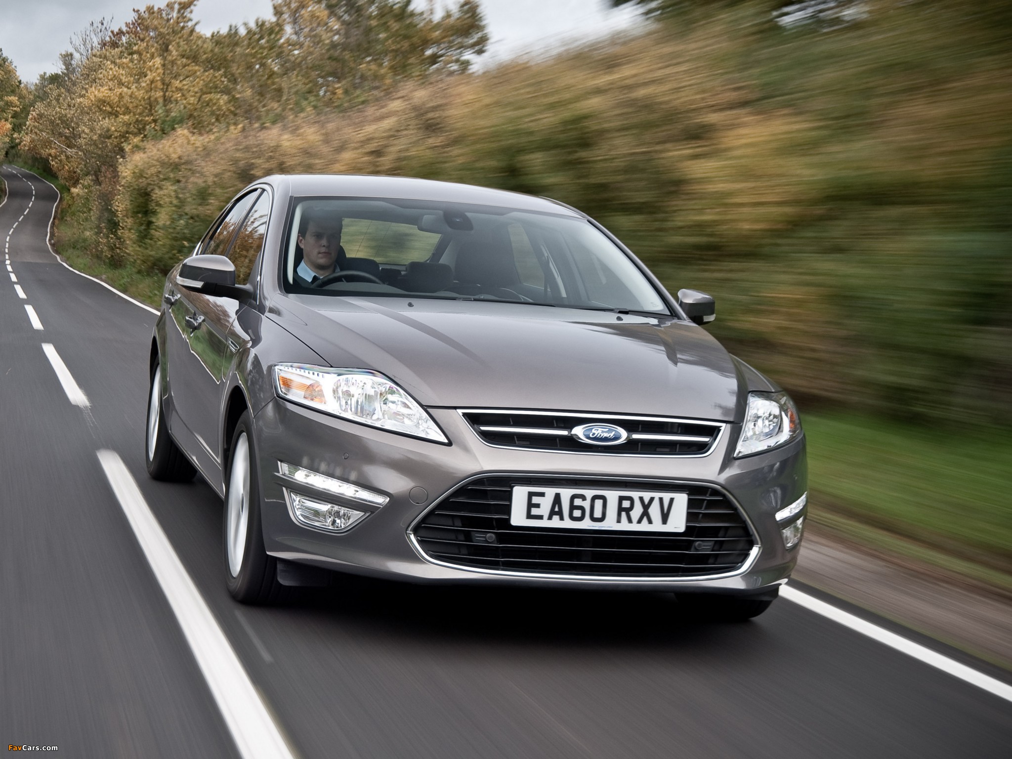 Photos of Ford Mondeo Hatchback UK-spec 2010–13 (2048 x 1536)