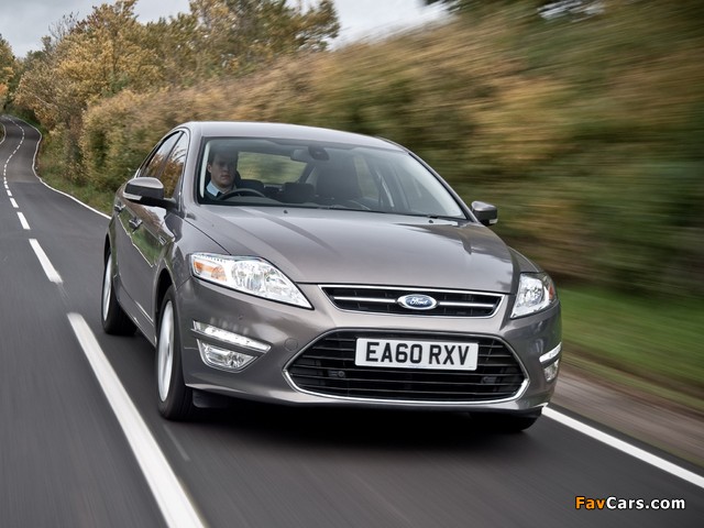 Photos of Ford Mondeo Hatchback UK-spec 2010–13 (640 x 480)