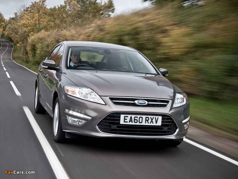 Photos of Ford Mondeo Hatchback UK-spec 2010–13 (800 x 600)