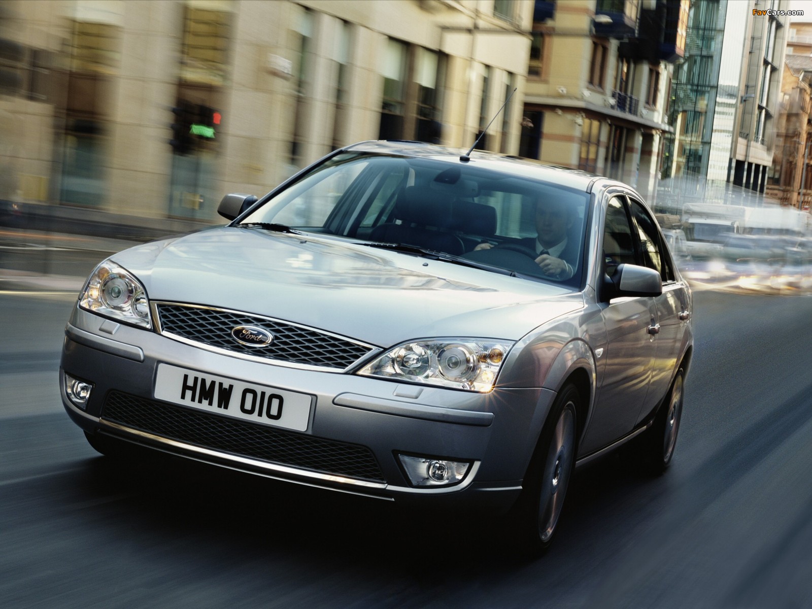 Pictures of Ford Mondeo Hatchback 2004–07 (1600 x 1200)