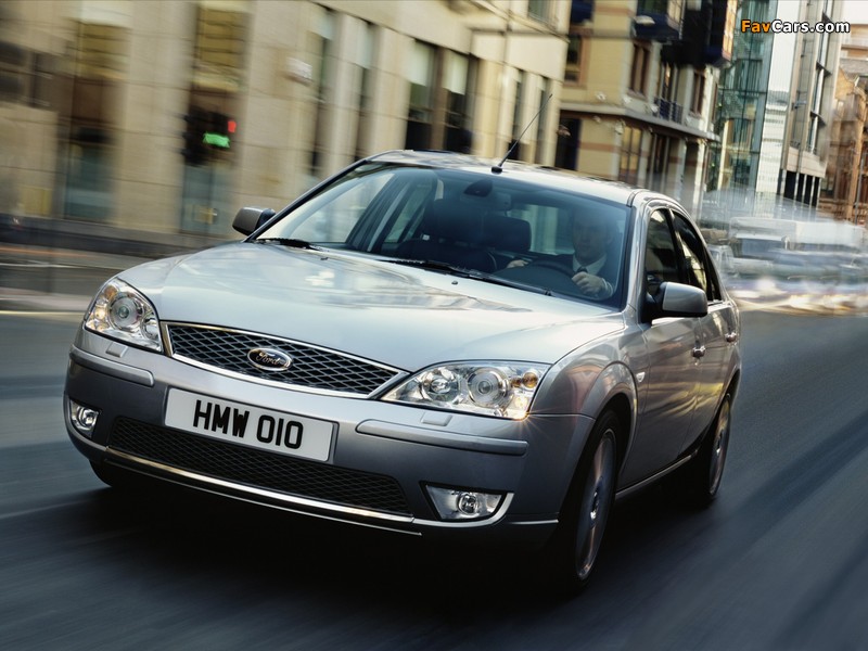 Pictures of Ford Mondeo Hatchback 2004–07 (800 x 600)