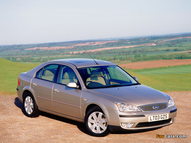 Pictures of Ford Mondeo Hatchback UK-spec 2004–07 (640 x 480)