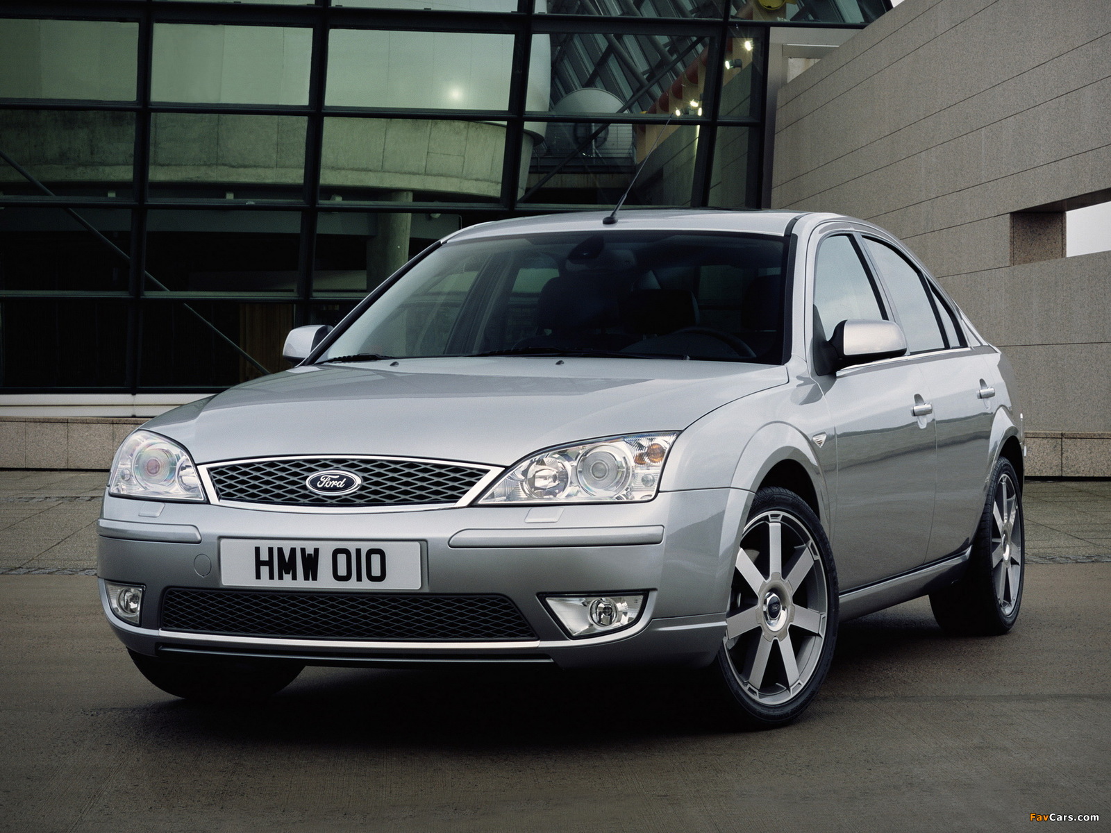 Pictures of Ford Mondeo Hatchback 2004–07 (1600 x 1200)