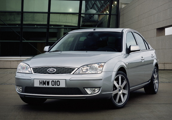 Pictures of Ford Mondeo Hatchback 2004–07