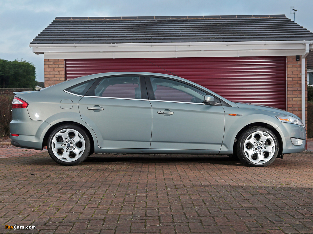 Pictures of Ford Mondeo Hatchback UK-spec 2007–10 (1024 x 768)