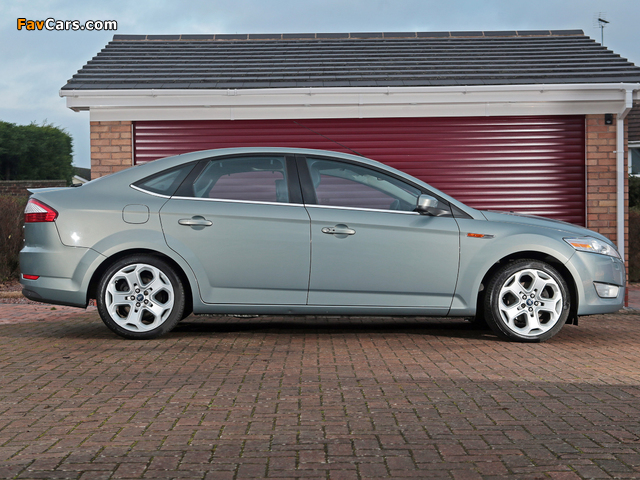 Pictures of Ford Mondeo Hatchback UK-spec 2007–10 (640 x 480)