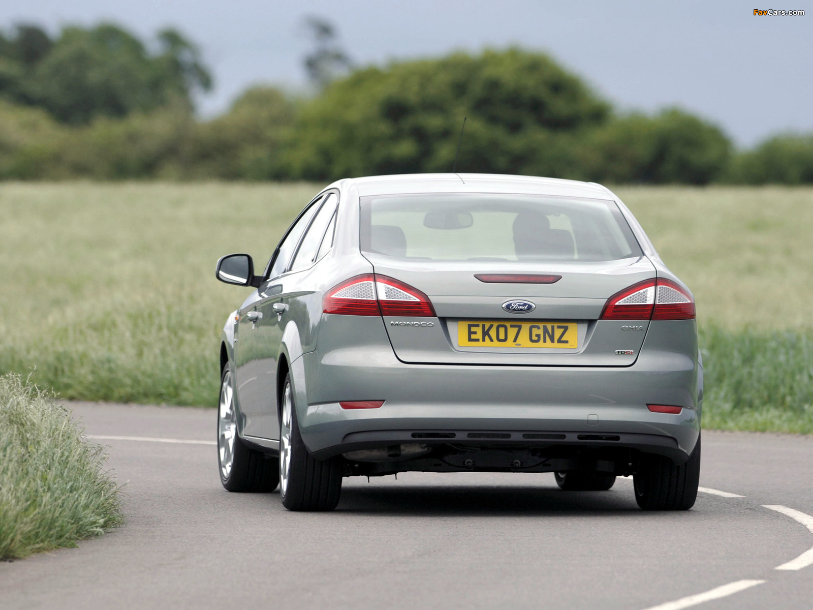 Pictures of Ford Mondeo Sedan UK-spec 2007–10 (1600 x 1200)