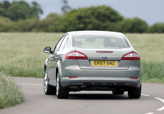 Pictures of Ford Mondeo Sedan UK-spec 2007–10