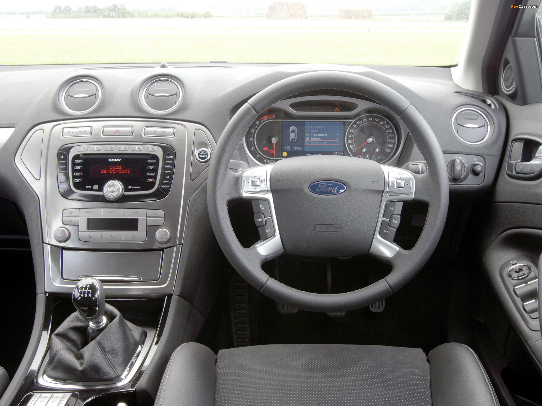 Pictures of Ford Mondeo Sedan UK-spec 2007–10 (2048 x 1536)