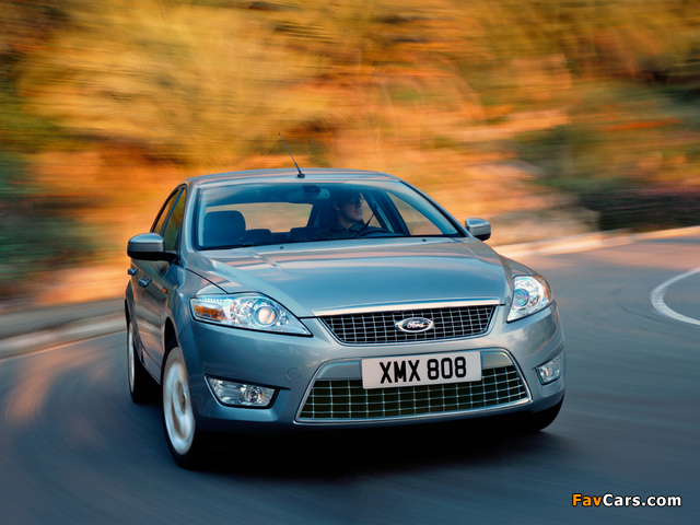 Pictures of Ford Mondeo Hatchback 2007–10 (640 x 480)