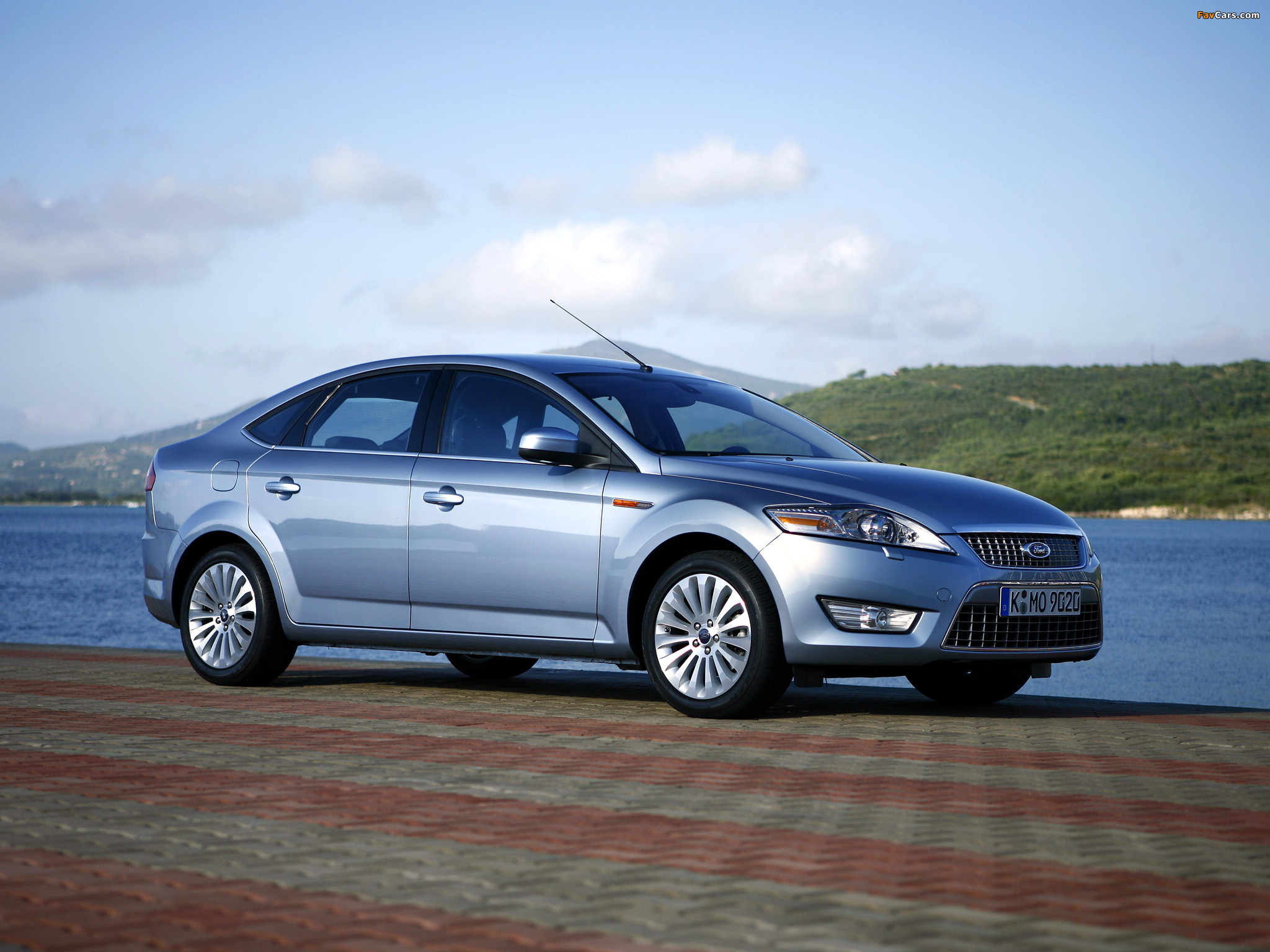 Pictures of Ford Mondeo Hatchback 2007–10 (2048 x 1536)
