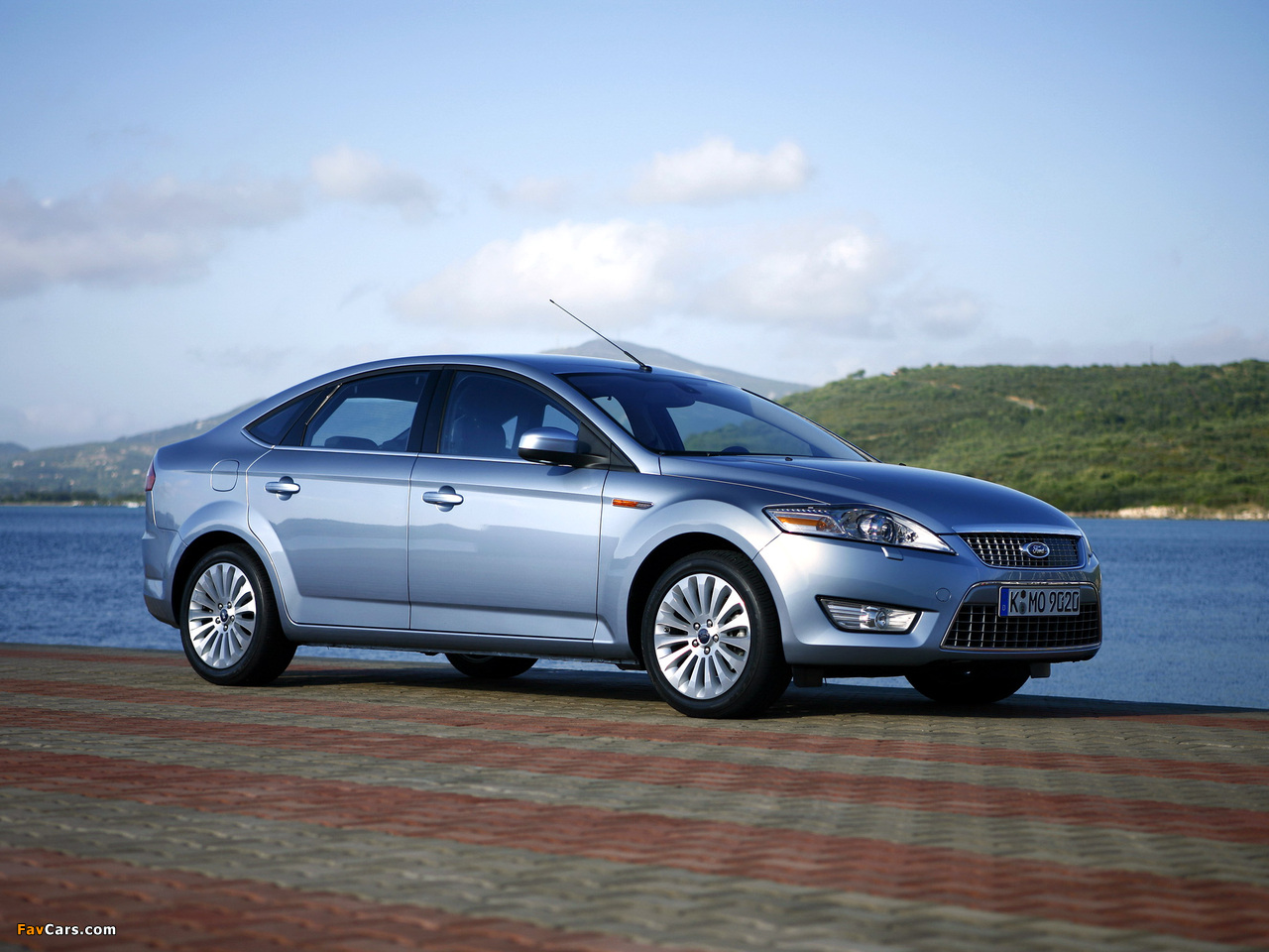 Pictures of Ford Mondeo Hatchback 2007–10 (1280 x 960)