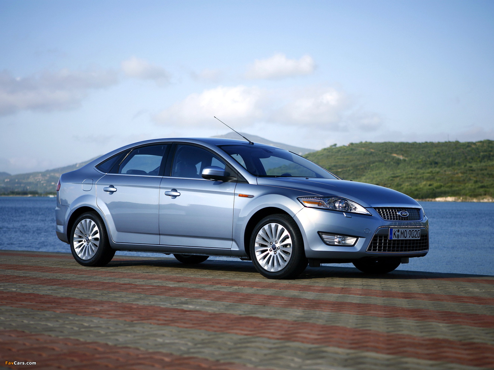 Pictures of Ford Mondeo Hatchback 2007–10 (1600 x 1200)