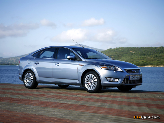Pictures of Ford Mondeo Hatchback 2007–10 (640 x 480)