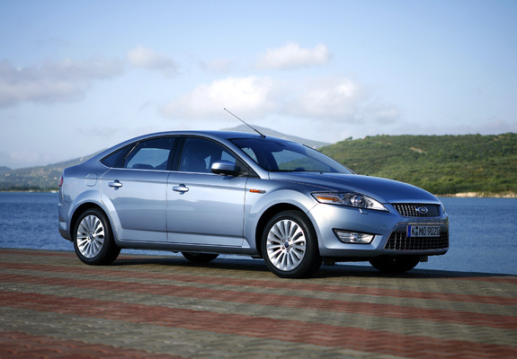 Pictures of Ford Mondeo Hatchback 2007–10