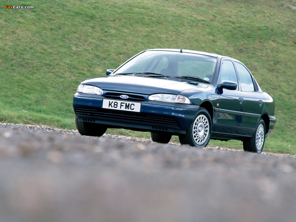 Ford Mondeo Sedan UK-spec 1993–96 wallpapers (1024 x 768)