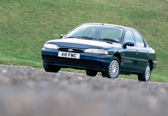 Ford Mondeo Sedan UK-spec 1993–96 wallpapers