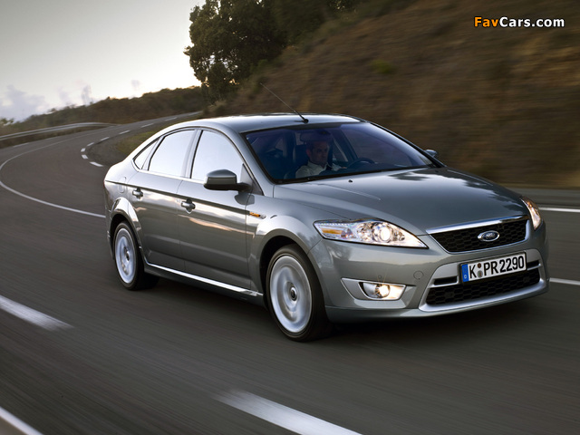 Ford Mondeo Titanium S Hatchback 2008–10 wallpapers (640 x 480)