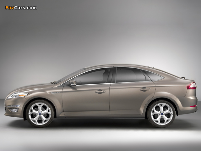 Ford Mondeo Hatchback 2010–13 wallpapers (640 x 480)