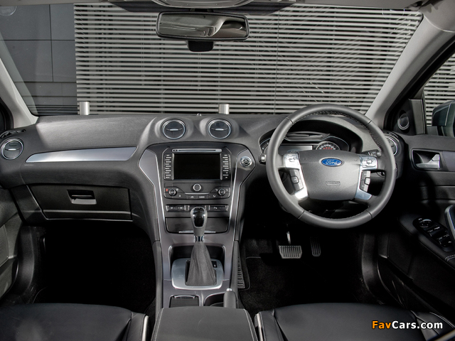 Ford Mondeo Hatchback UK-spec 2010–13 wallpapers (640 x 480)