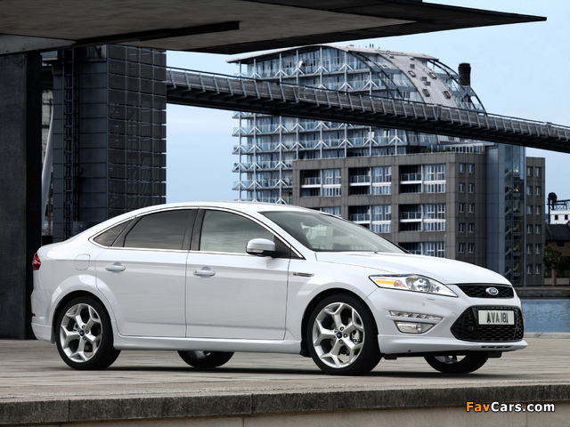 Ford Mondeo Titanium X Hatchback UK-spec 2010–13 wallpapers (640 x 480)