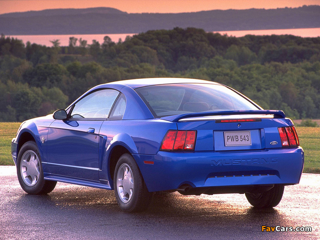 Mustang GT Coupe 1998–2004 images (640 x 480)