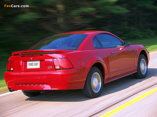 Mustang GT Coupe 1998–2004 photos (640 x 480)