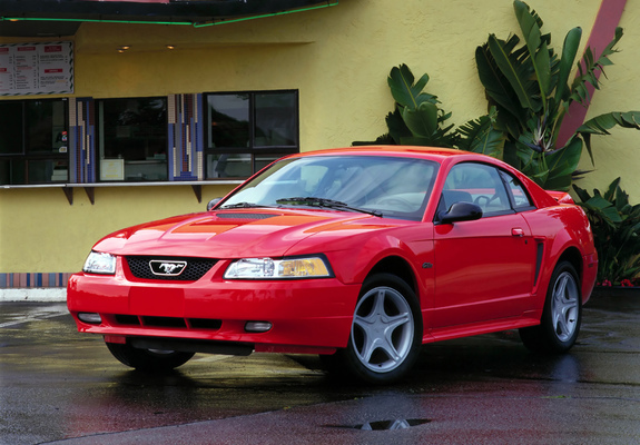 Mustang GT Coupe 1998–2004 photos