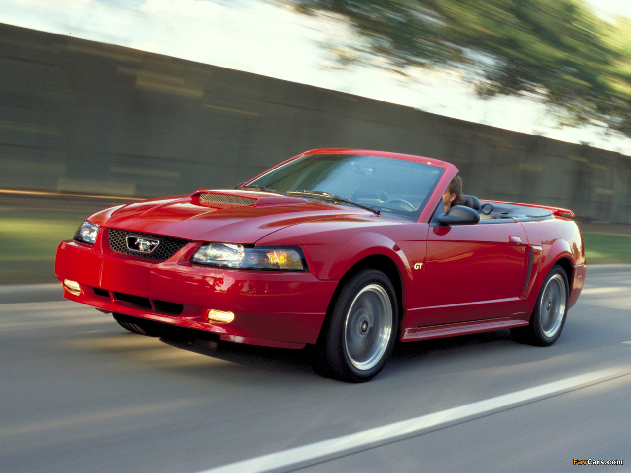 Mustang GT Convertible 1999–2004 photos (1280 x 960)