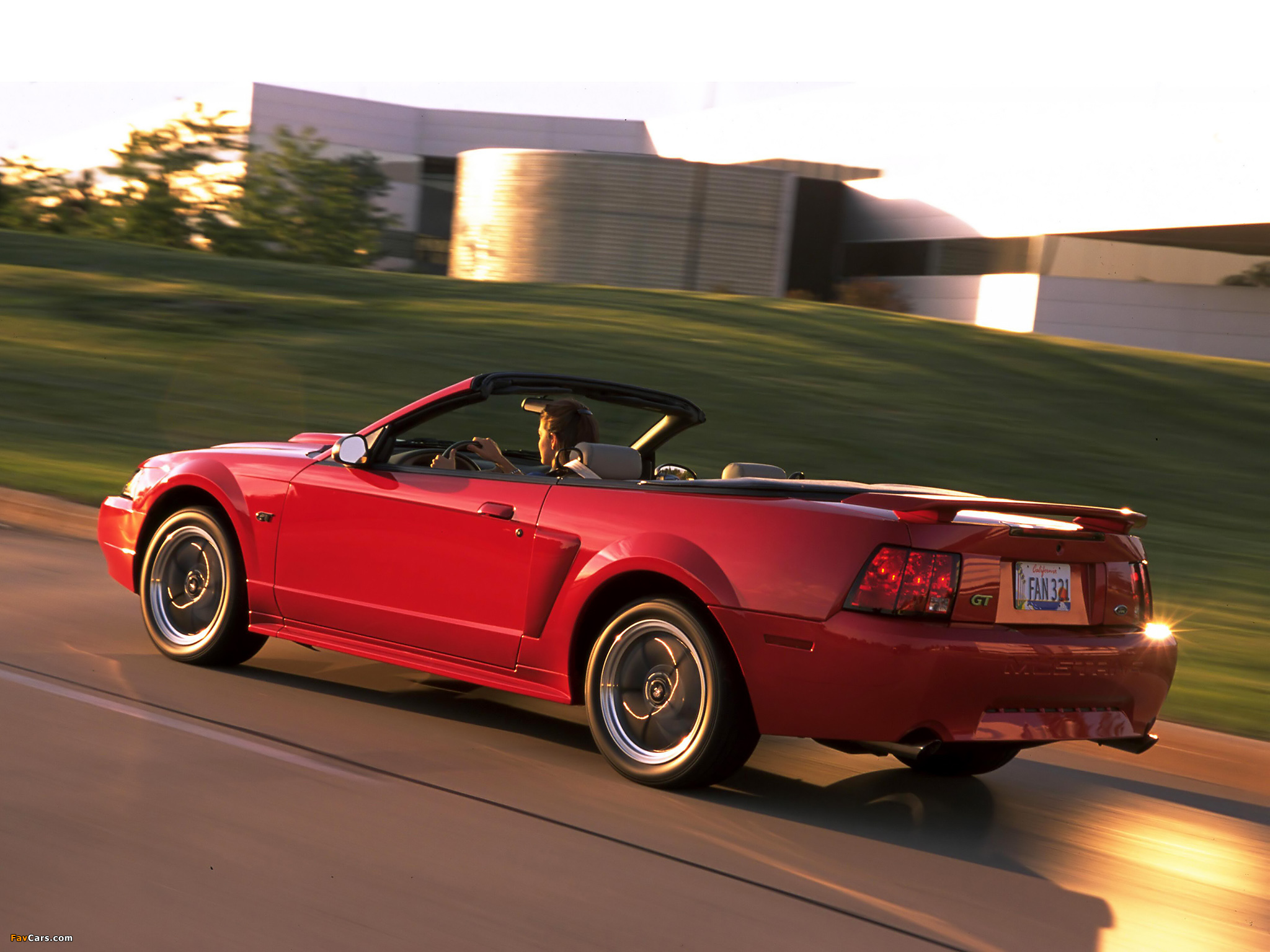 Mustang GT Convertible 1999–2004 photos (2048 x 1536)