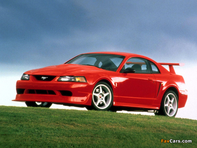 Mustang SVT Cobra R 2000–04 pictures (640 x 480)
