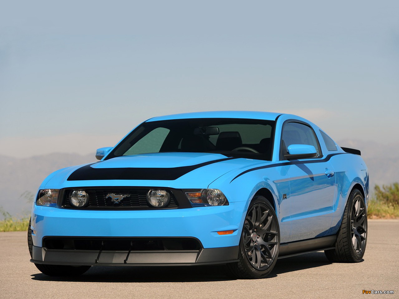 Mustang RTR Package 2010–11 photos (1280 x 960)