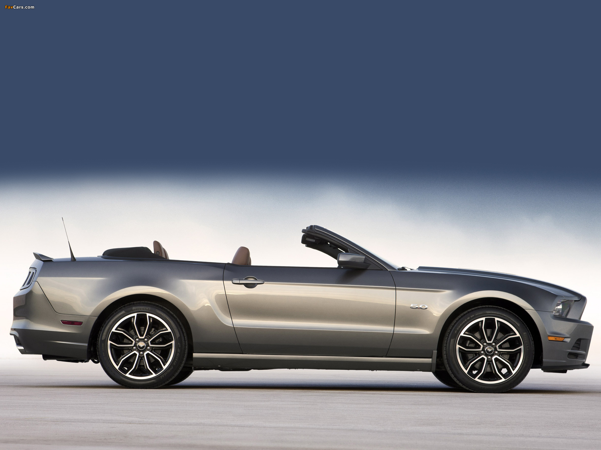 Mustang 5.0 GT Convertible 2012 wallpapers (2048 x 1536)