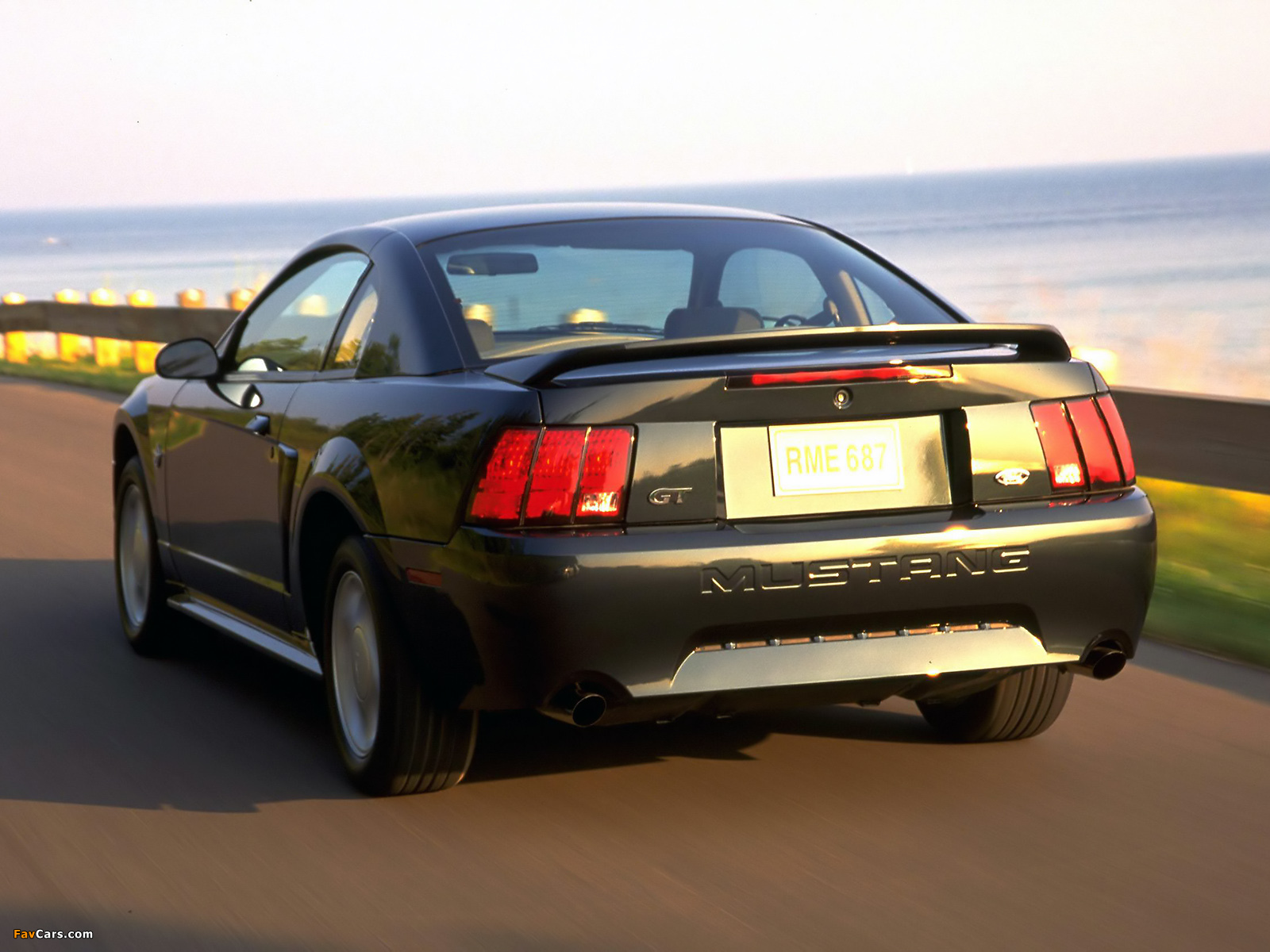 Images of Mustang GT Coupe 1998–2004 (1600 x 1200)