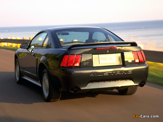 Images of Mustang GT Coupe 1998–2004 (640 x 480)