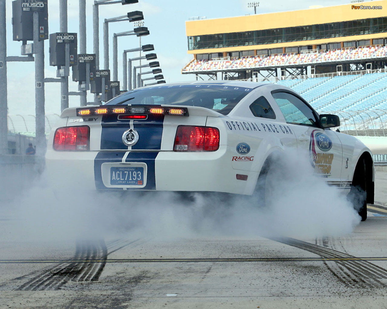 Images of Shelby GT500 NASCAR Pace Car 2007 (1280 x 1024)
