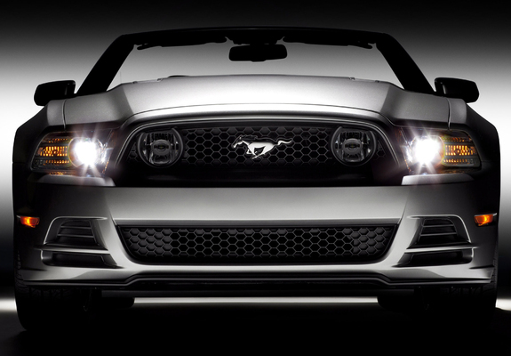 Images of Mustang 5.0 GT Convertible 2012