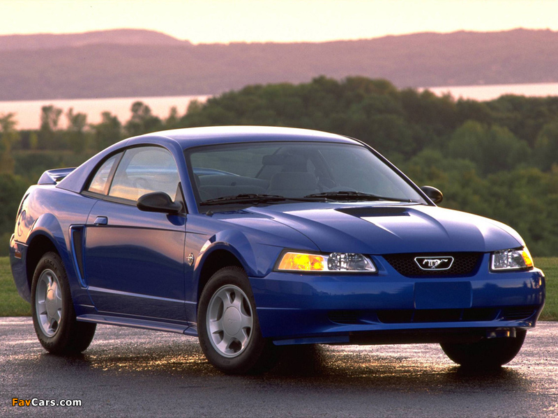 Photos of Mustang GT Coupe 1998–2004 (800 x 600)