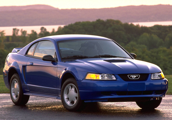 Photos of Mustang GT Coupe 1998–2004