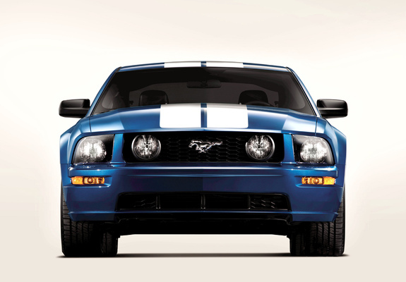 Photos of Mustang GT 2005–08