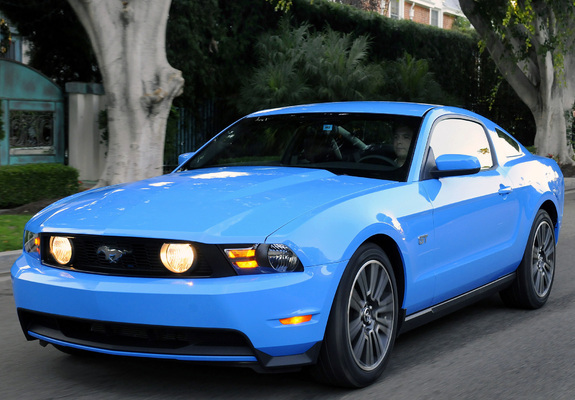 Photos of Mustang GT 2009–10